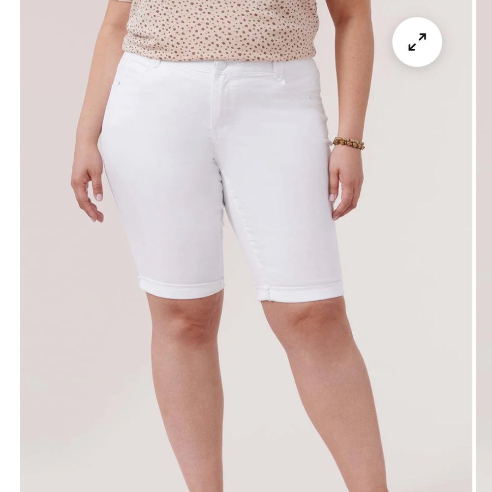 White Deomcracy Women's Bermuda shorts - Picture 2 of 9